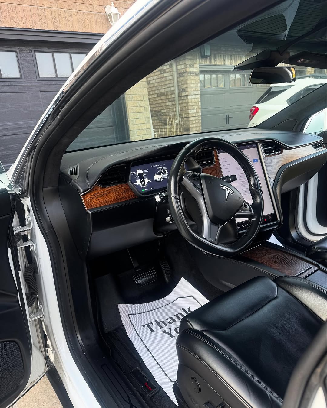 Car with perfect shine after Jana Mobile Detailing service